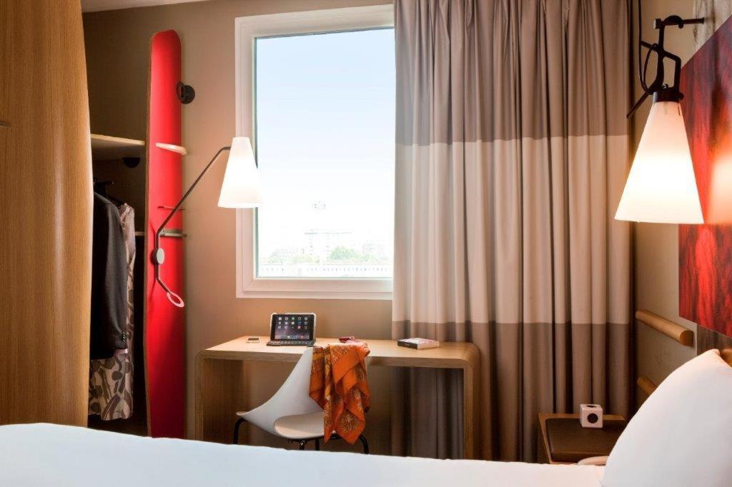Ibis Paris Porte De Clichy Centre Luaran gambar